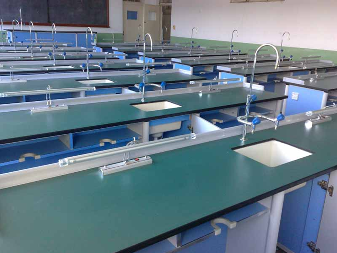 中小学生物实验室